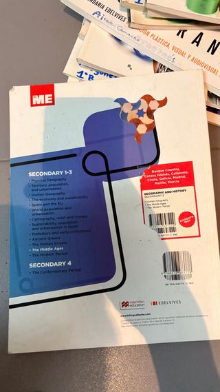 Libro de texto de Geography and History