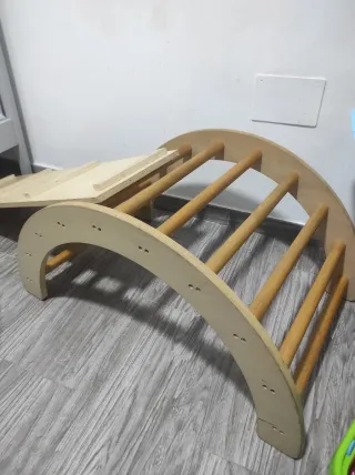 Juego Montessori madera. Arco y Tobogán