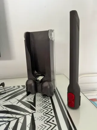 Cargador aspiradora Dyson + Base pared + Accesorio