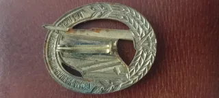 Insignia militar NVA original