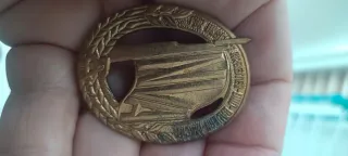 Insignia militar NVA original