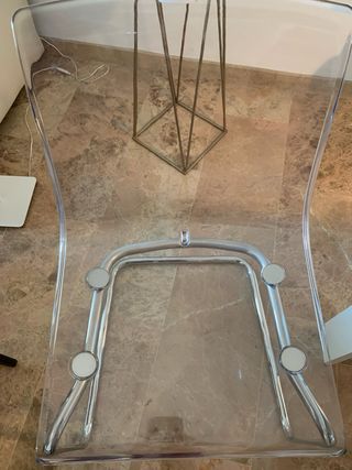Sedia Ikea modello Tobias in metacrilato e metallo