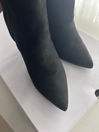Nuovi stivali in camoscio nero