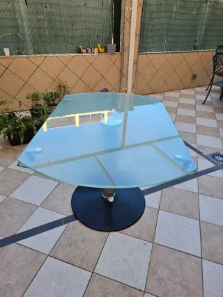 Mesa redonda cristal 6 personas. 130cm