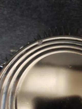 Pequeño frutero de metal