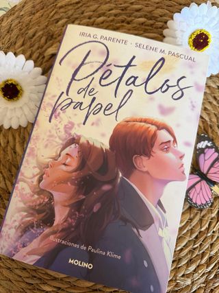 Pétalos de papel
