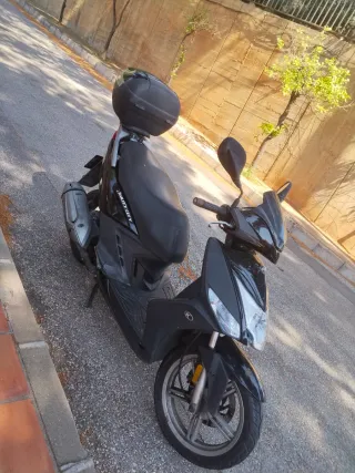 Moto Scooter Negra