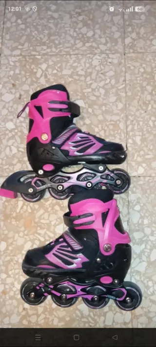 Patines en línea rosas y negros talla 28-33