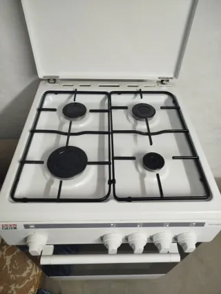 Cocina gas butano 4 fuegos NEW POOL