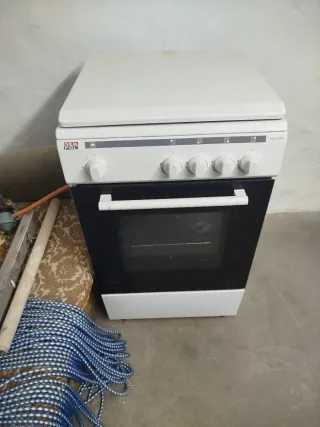 Cocina gas butano 4 fuegos NEW POOL