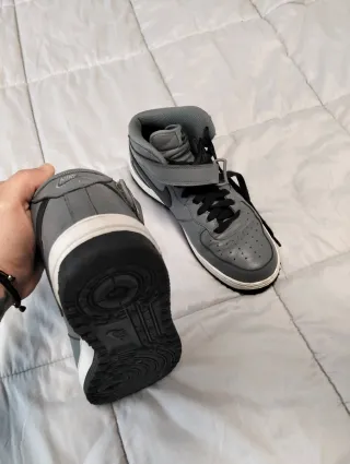 Nike Air Force 1 Mid Talla 43 Gris