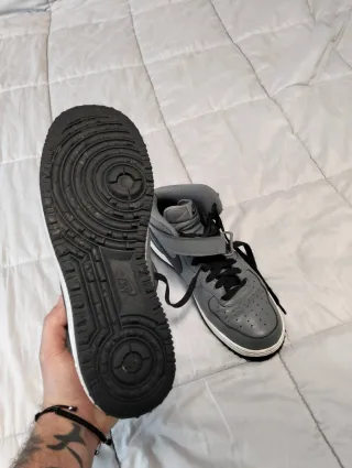 Nike Air Force 1 Mid Talla 43 Gris