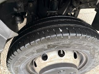 NISSAN NT400 CAJA TOLDO + PLATAFORMA