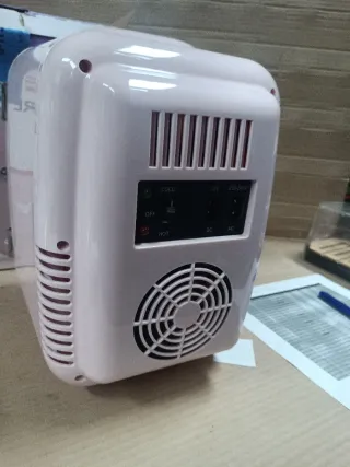 Nevera Mini YASHE 4L Cosmética Rosa