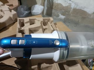 - Amazon Basics Aspiradora sin cable 2 en 1 de 3