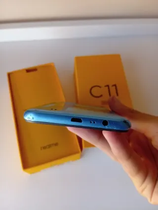 Realme C11 (2021) Caja y Móvil