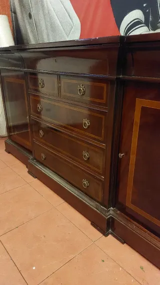 Aparador madera nogal en perfecto estado