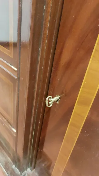 Aparador madera nogal en perfecto estado