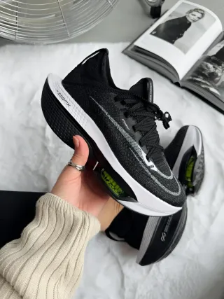 Zapatillas Nike Air Zoom Alphafly y Zegama Trail