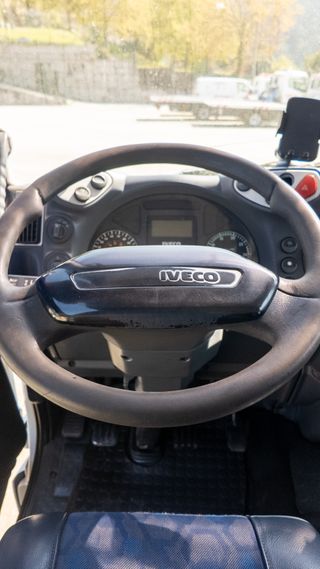 IVECO EUROCARGO 120EL18 - grúa portacoches