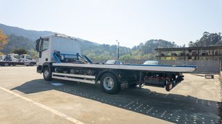 IVECO EUROCARGO 120EL18 - grúa portacoches