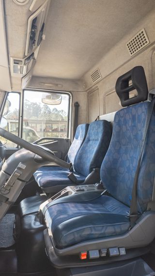 IVECO EUROCARGO 120EL18 - grúa portacoches