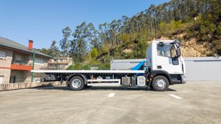 IVECO EUROCARGO 120EL18 - grúa portacoches