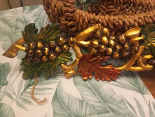 Alta Decoración Uvas Metal y Madera