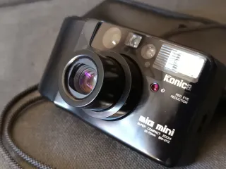 Konica Big Mini BM-311Z Zoom Cámara