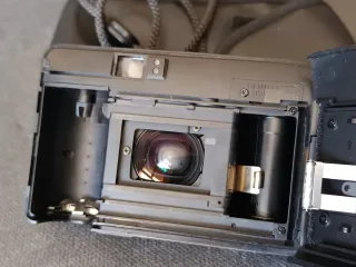 Konica Big Mini BM-311Z Zoom Cámara