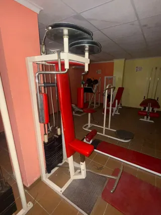 Máquina de gimnasio Peck Deck