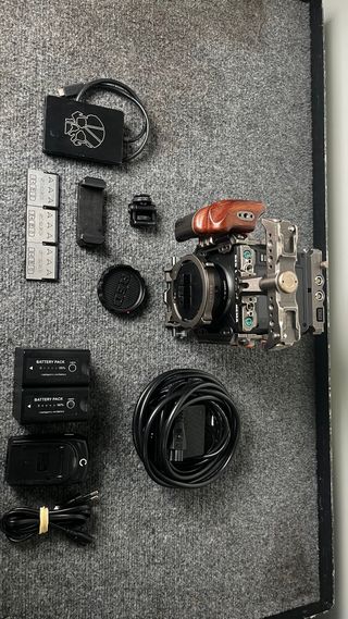 RED Komodo 6K + Rig Tilta + V-Mount
