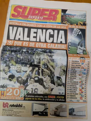 Periódicos Valencia ganador de la liga 2002