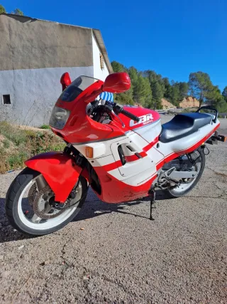 Honda CBR F1 Roja y Blanca CLÁSICA