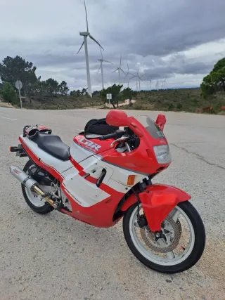 Honda CBR F1 Roja y Blanca CLÁSICA
