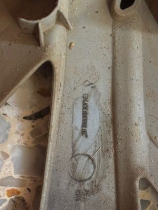 Tapacubos Peugeot 16”