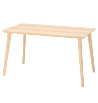 Mesa de comedor de madera.