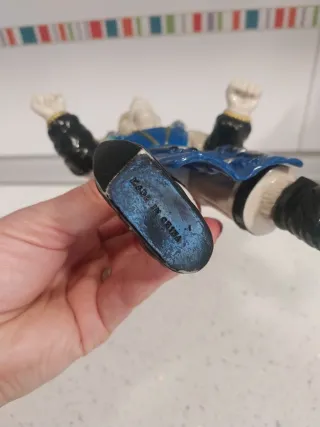 Figura de juguete personaje fantasía