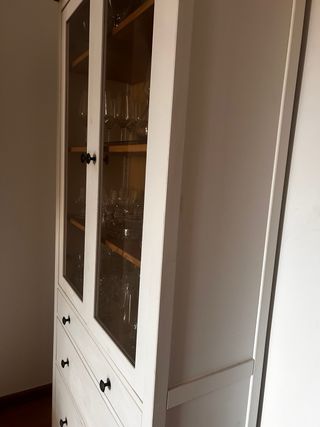 Vitrina Ikea Hemnes Madera y Cristal