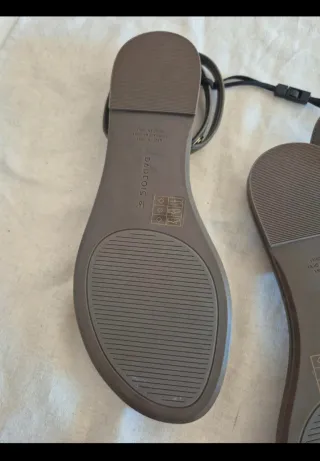 Sandalias Planas Parfois Doradas y Marrón