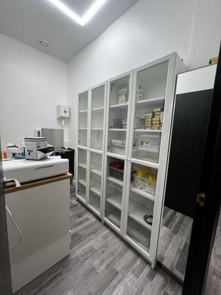 Armario blanco IKEA puertas cristal