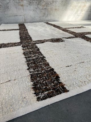 Alfombra Hadin jacquard gráfico de lana beige y marrrón 160 x 230 cm