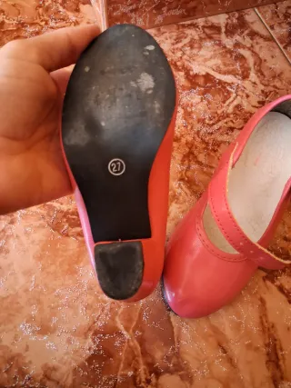 Zapatos de tacón rosas para niña