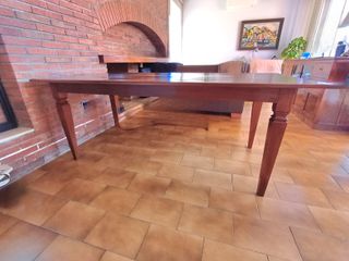 Mesa comedor –Tablero recuperado-Estructura maciza