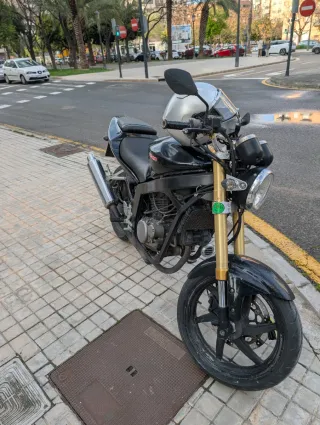 Hyosung GT 250 Comet Negra