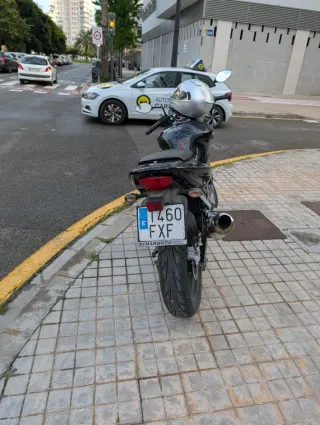 Hyosung GT 250 Comet Negra