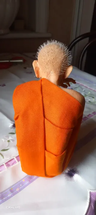 Statuetta Monaco Buddista Resina