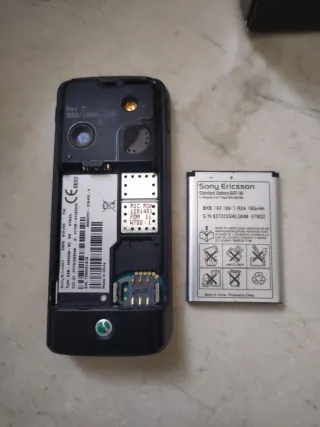 Sony Ericsson K320i gris-negro