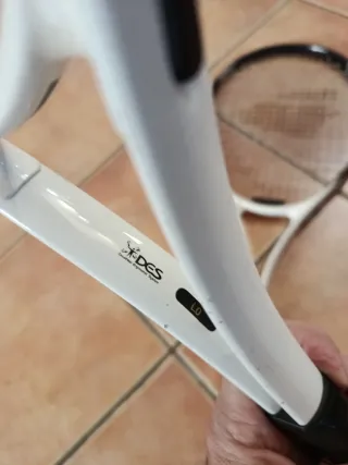 Due racchette da tennis in vendita