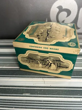 Caja metálica antigua de té Pompadour Alemania